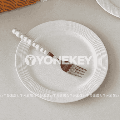 Koreý stilindäki tarelkalar 