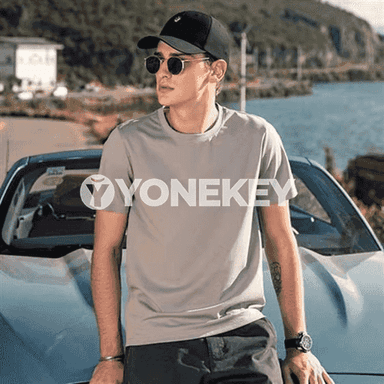 Oglanlar üçin niýetlenen futbolka