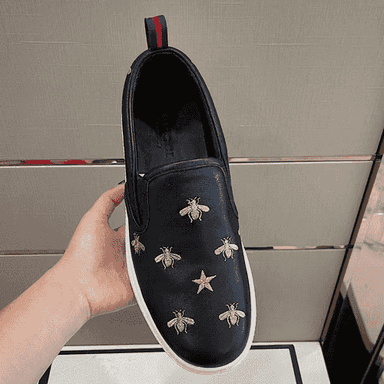 Erkekler üçin  Gucci  aýakgap.