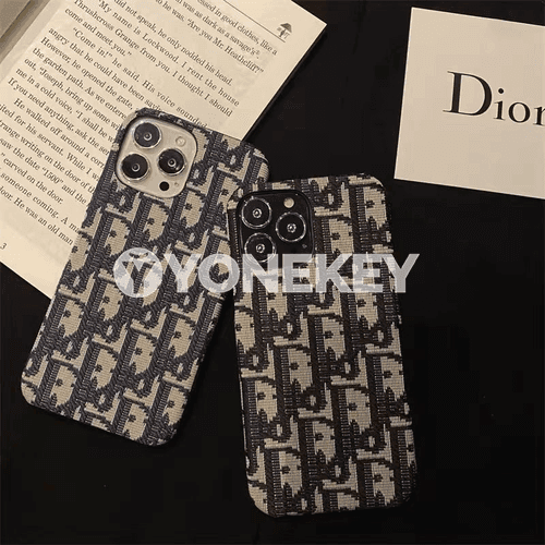 iPhone modelli telefonlar üçin täze dizaýnly owadan çehollar.