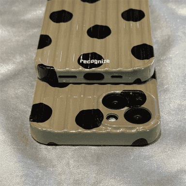 iPhone modelli telefonlar üçin niýetlenen çehol.