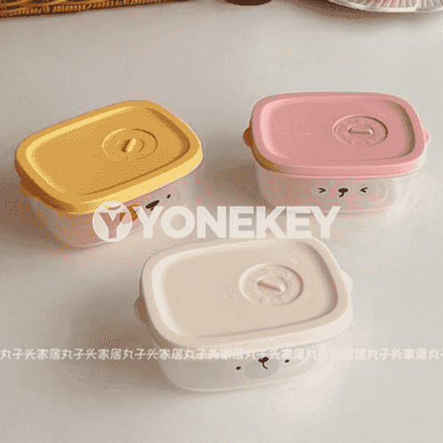 Aşhanada ulanmak üçin plastiki gap
