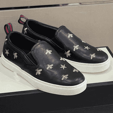 Erkekler üçin  Gucci  aýakgap.
