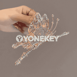 Gyzlaryň saçlary üçin niýetlenen gysgyçlar