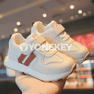 Çagalar üçin sport krasowkalary