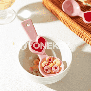 Öýleriňizde nahar iýmek üçin çemçeler