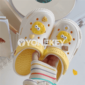 Zenanlar üçin niýetlenen arkasy açyk şypbyklar
