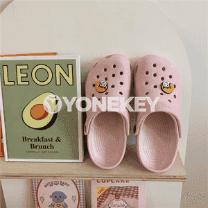 Gyzlar üçin niýetlenen şypbyk.
