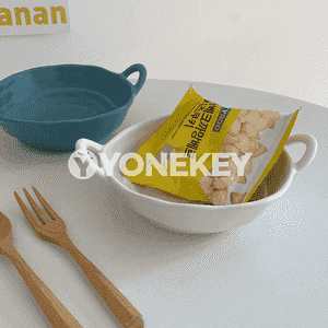 Aşhanada ulanmak üçin tabak