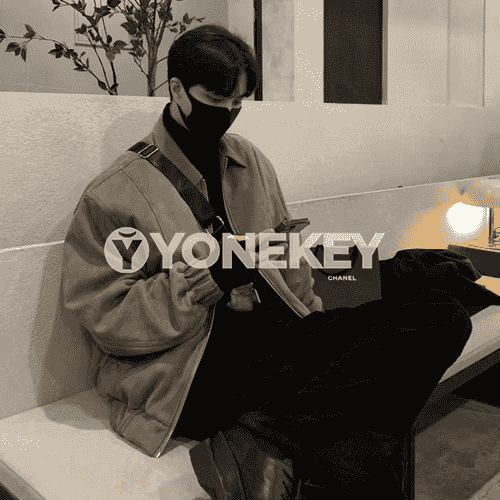 Erkekler üçin niýetlenen owadan we koreý stilinde penjek.