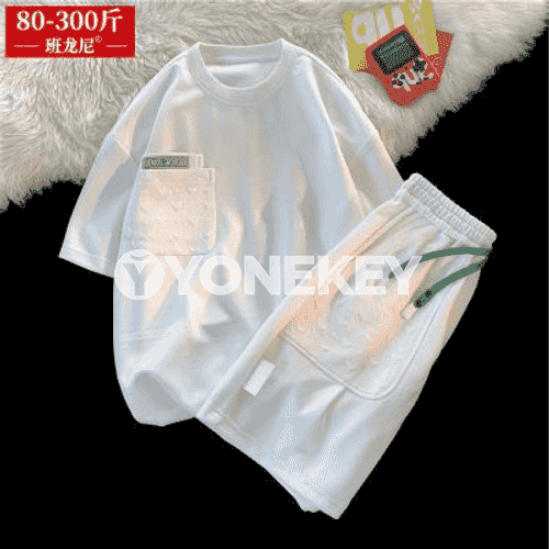 Erkekler üçin komplekt futbolka+şortik