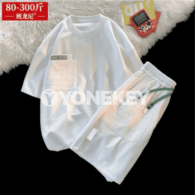 Erkekler üçin komplekt futbolka+şortik
