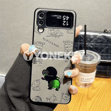 Samsung Z Flip we Galaxy Z Fold modelli telefonlar üçin kosmonawt dizaýnly owadan çehollar.