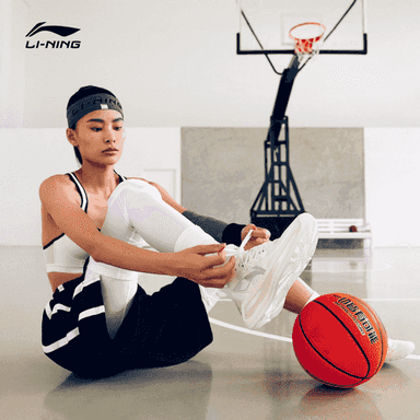 Erkekler üçin basketbol krasowka.