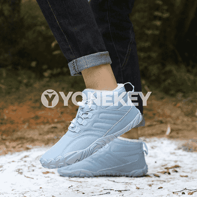 Erkekler üçin niýetlenilen gyş paslynda, geýilýän sport aýakgap.