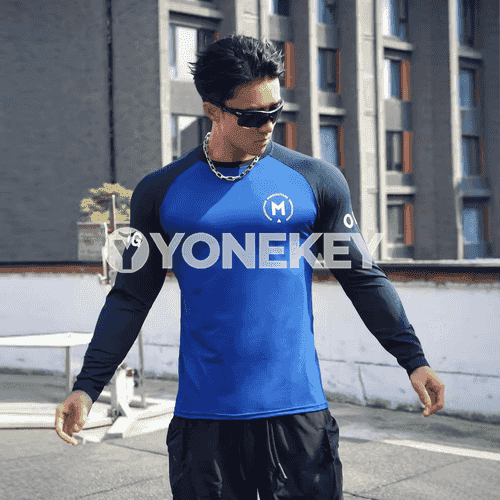 Erkekler üçin niýetlenen sport futbolka