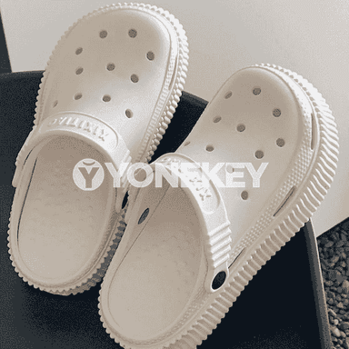 Zenanlar üçin niýetlenen arkasy açyk şypbyklar
