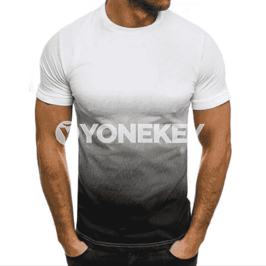 Erkekler üçin niýetlenilen gysga ýeňli sport futbolka.