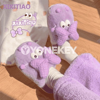 Gyzlar üçin niýetlenen gyş öý aýakgap.