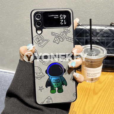 Samsung Z Flip we Galaxy Z Fold modelli telefonlar üçin kosmonawt dizaýnly owadan çehollar.