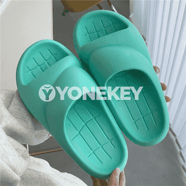 Zenanlar üçin açyk reňkli şypbyklar