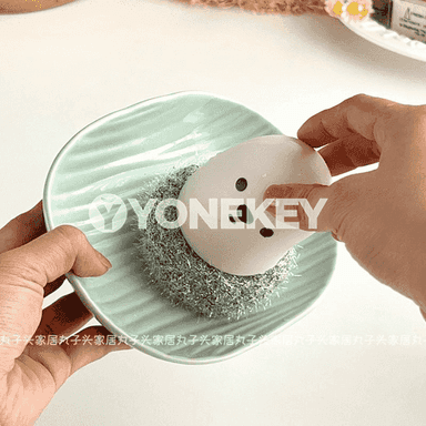 Gap gaçlary ýuwmak üçin çotka
