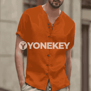 Erkekler üçin niýetlenen owadan we moda gysga ýeňli köýnek.