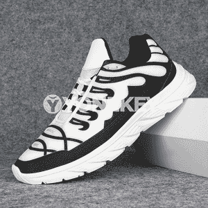 Erkekler üçin niýetlenen moda sport aýakgaplary.