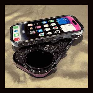 iPhone 14 modelli telefonlar üçin çehol.