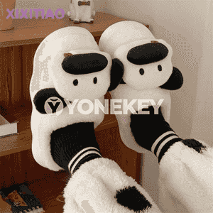 Gyzlar üçin niýetlenen gyş öý aýakgap.