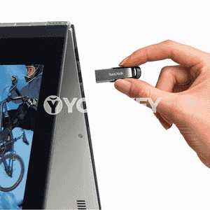 USB metal fleşka.