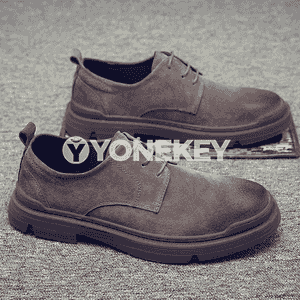 Erkekler üçin niýetlenen pes derejeli, hakyky deri moda iş aýakgaplary.